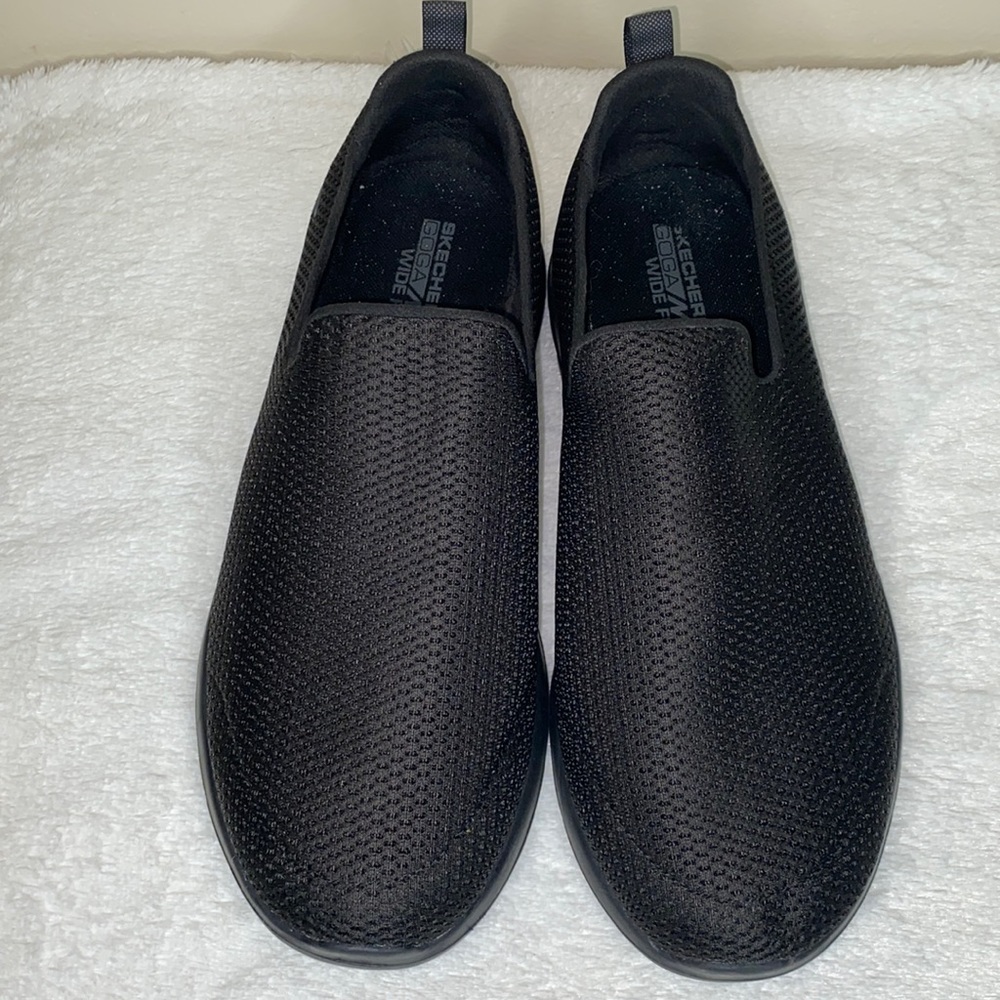 Skechers GOwalk Max Size 12